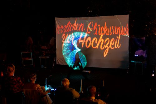 LED Jonglage mit Light Painting Alles Gute zur Hochzeit